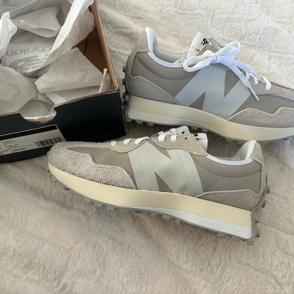 Womens new balance 327